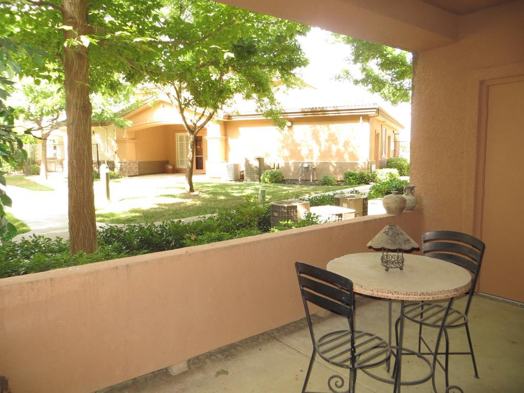 Sacramento Guest Services Phòng bức ảnh